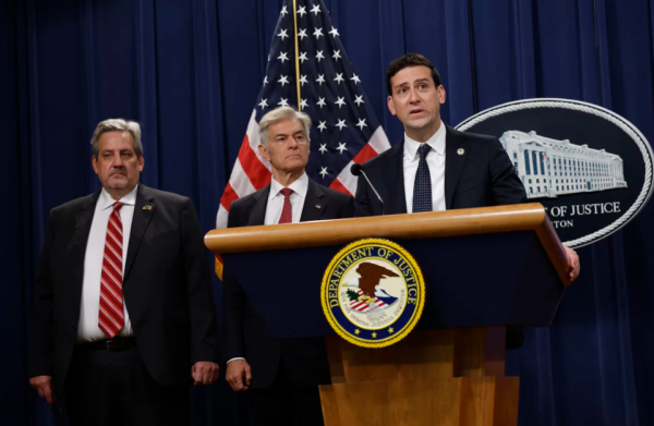 泸深在线 25名医生，卷入美国史上最大规模骗保案